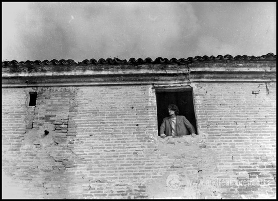 0054 Giuliano alla finestra Casoni di Sotto Bologna 1991.jpg